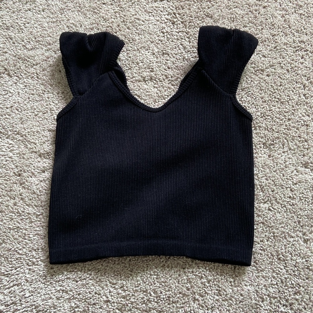 Dynamic β’ Black Ruched Crop Tee - Picture 4 of 8